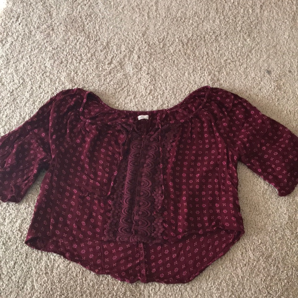 Hollister patterned Crop-Top with Lace Detail